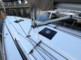 Jeanneau Sun Odyssey 349 L/K- deck looking forward